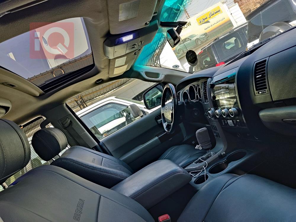 Toyota Sequoia